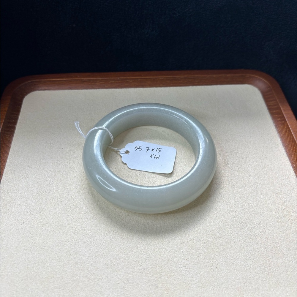Grape Green Shetai Jade Bangle